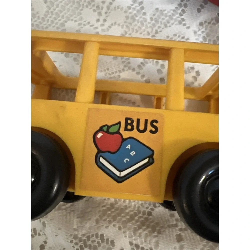 Pair Of Vintage 1969 Fisher Price Plastic Bus Toys, Yellow Bus And Red Bus 141 - Picture 13 of 13